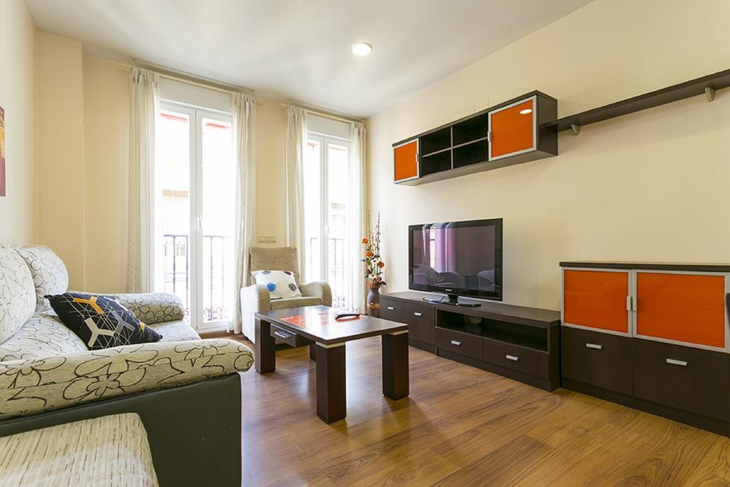 Apartments Center Madri Quarto foto