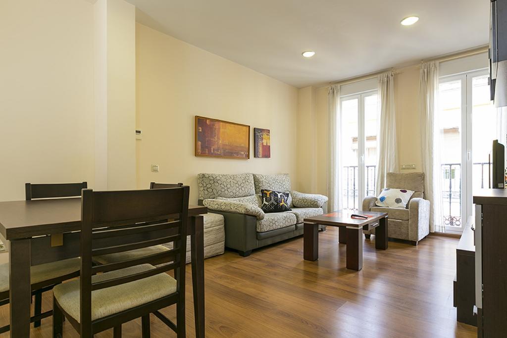 Apartments Center Madri Quarto foto